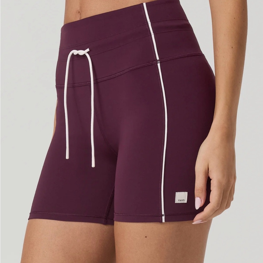 Vuori daily piped shorts 5” in sold out cerise color